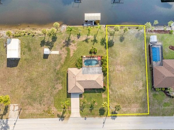 2434 COMO STREET , PORT CHARLOTTE, FL 33948