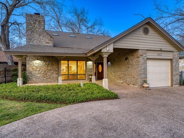 402 Meadowlakes DR, Meadowlakes, TX 78654