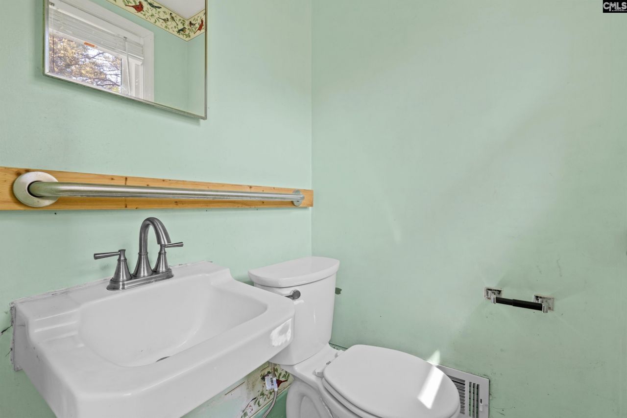 334 Pitney Road  Photo 13