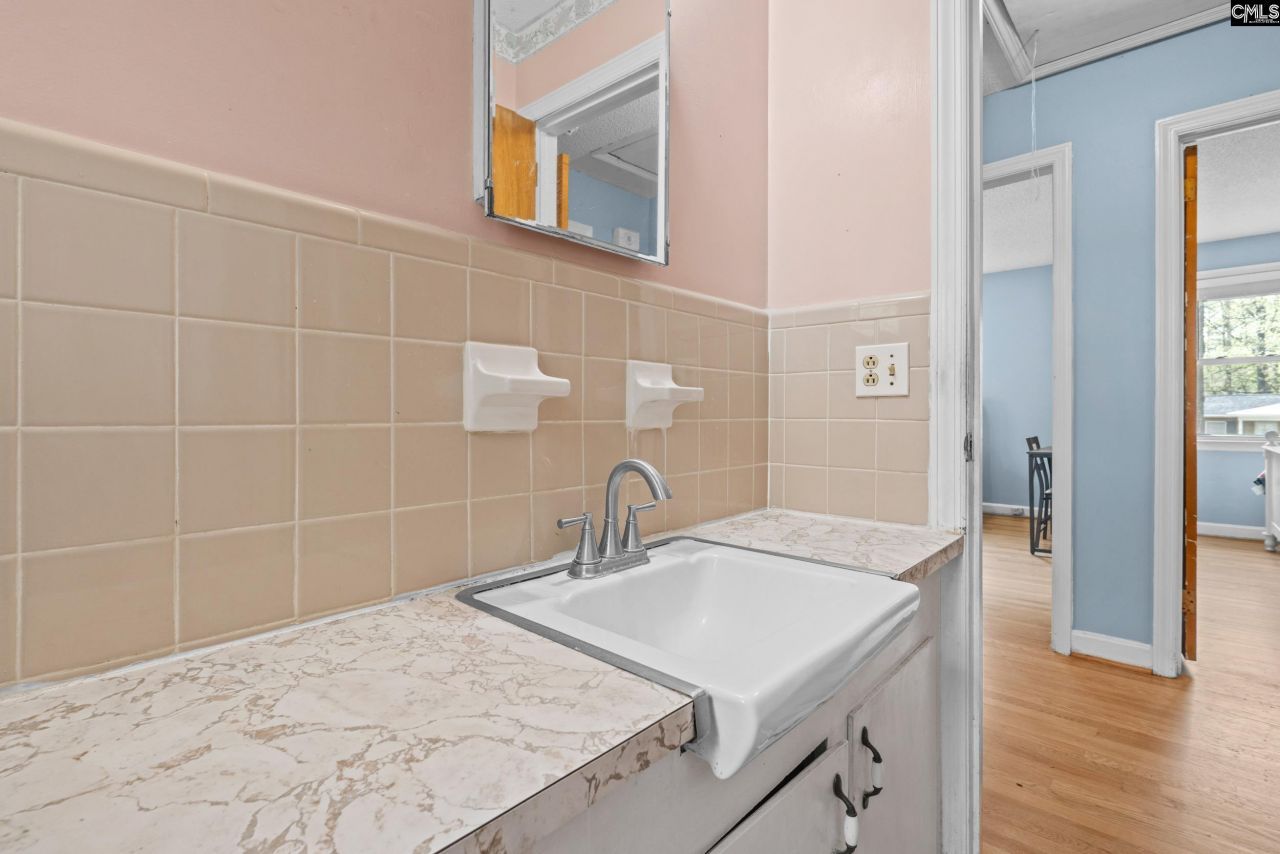 334 Pitney Road  Photo 17