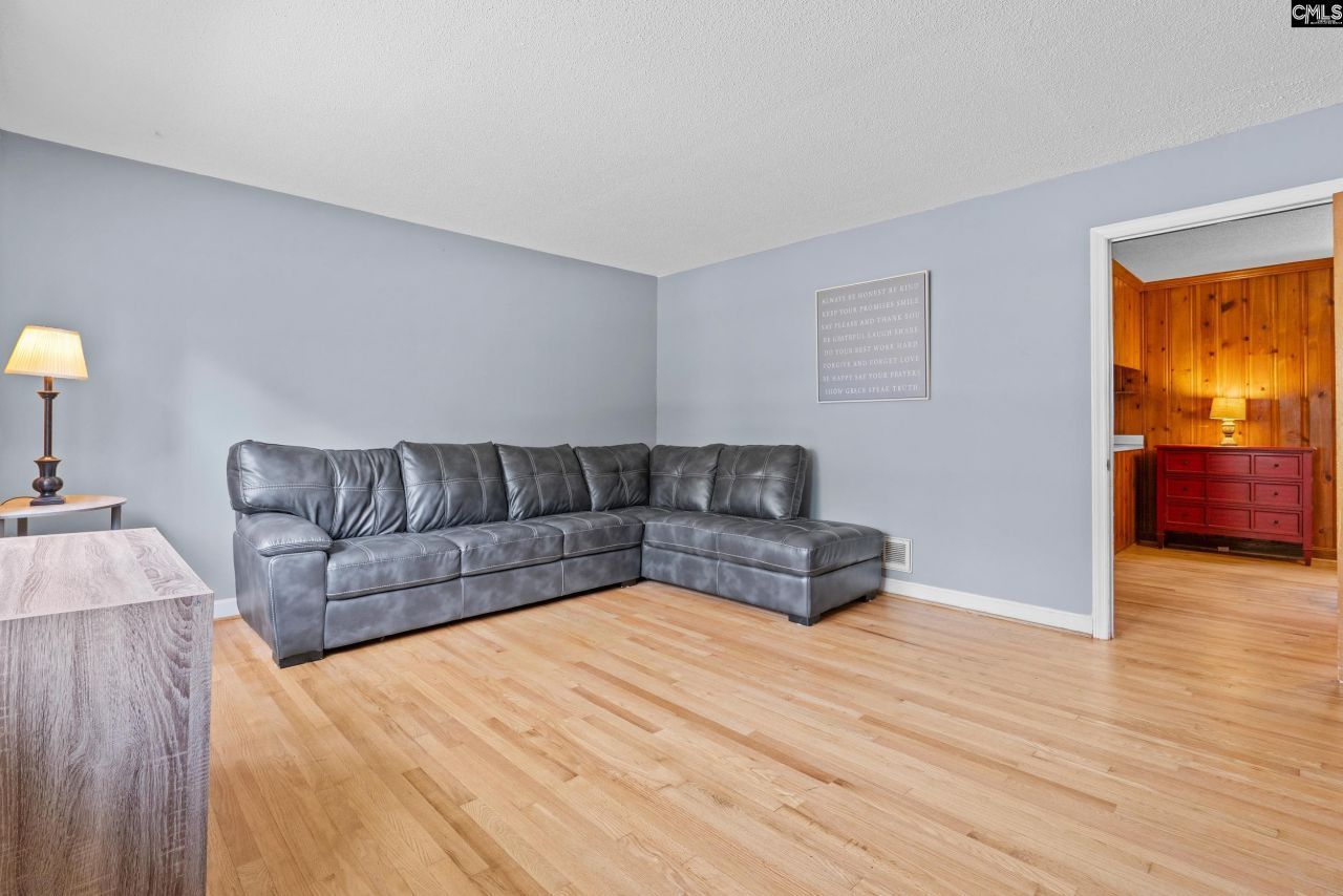 334 Pitney Road  Photo 4