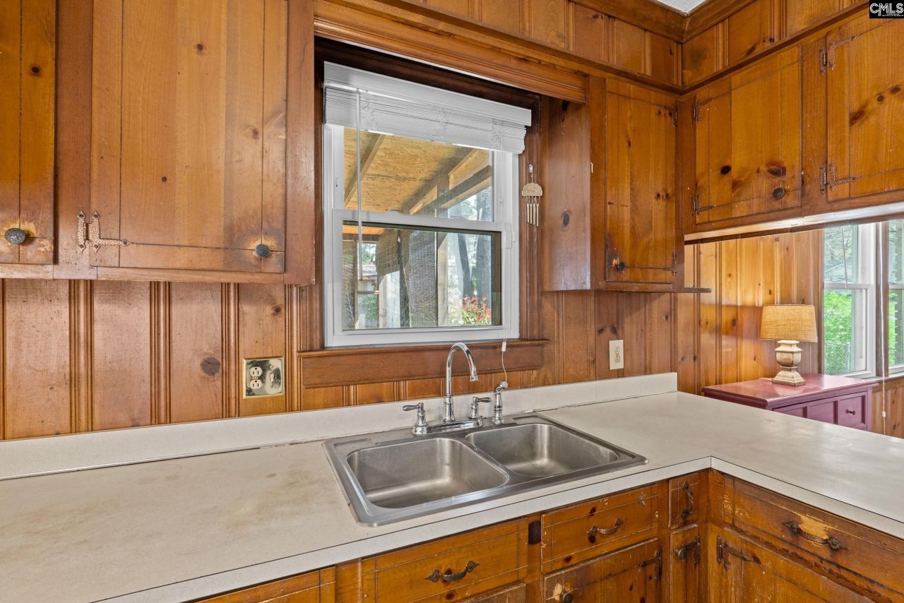 334 Pitney Road  Photo 9