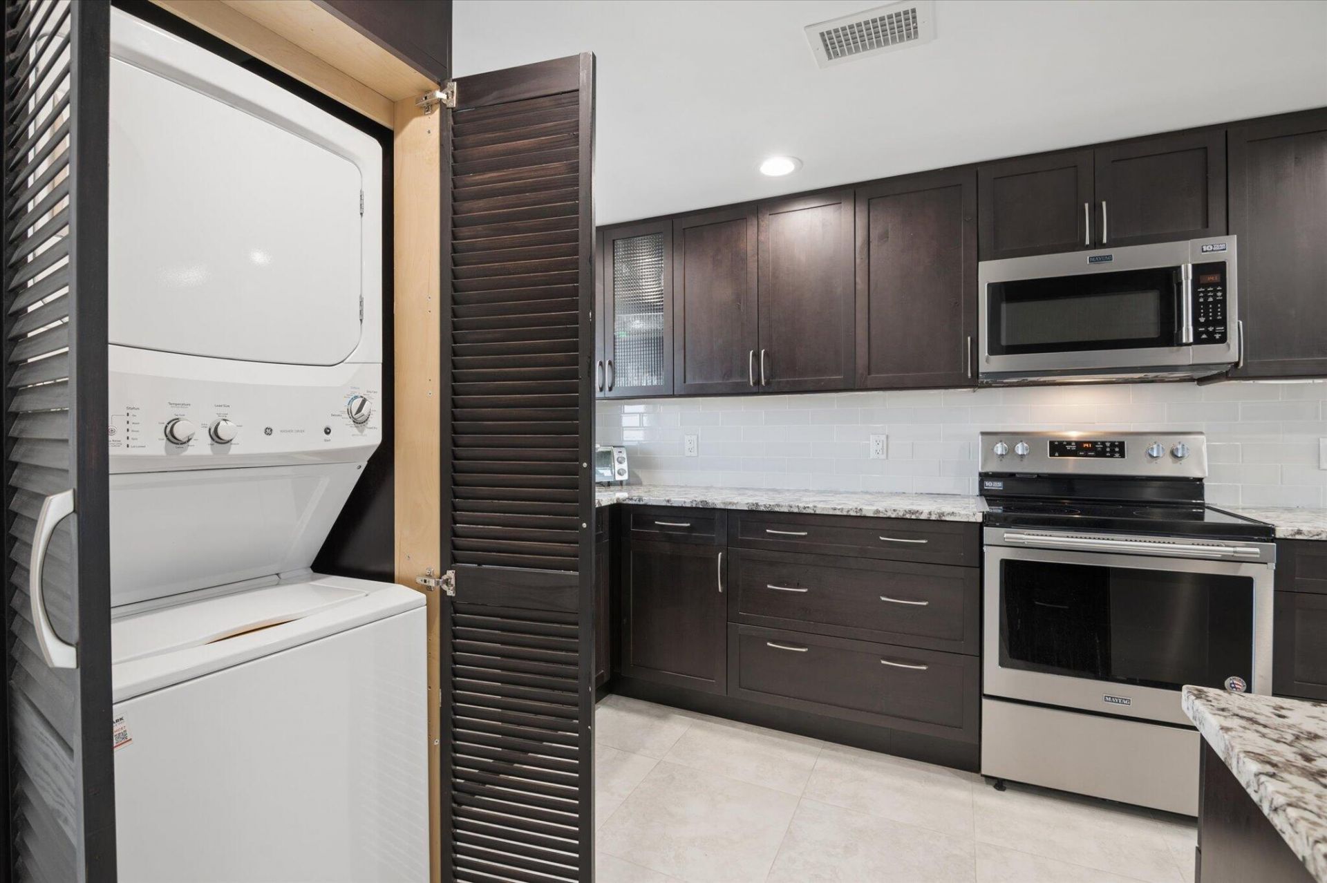 511 Bayshore Drive, Unit 802, Fort Lauderdale, FL 33304 Photo