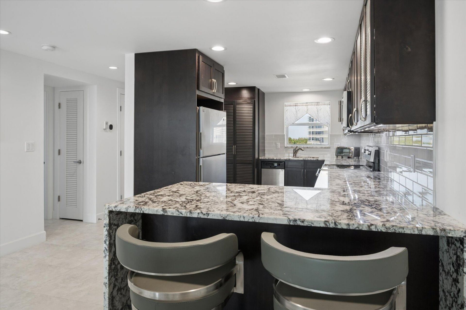 511 Bayshore Drive, Unit 802, Fort Lauderdale, FL 33304 Photo