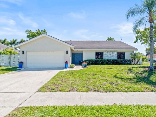 454 Prairie Rose Lane, Boca Raton, FL 33487