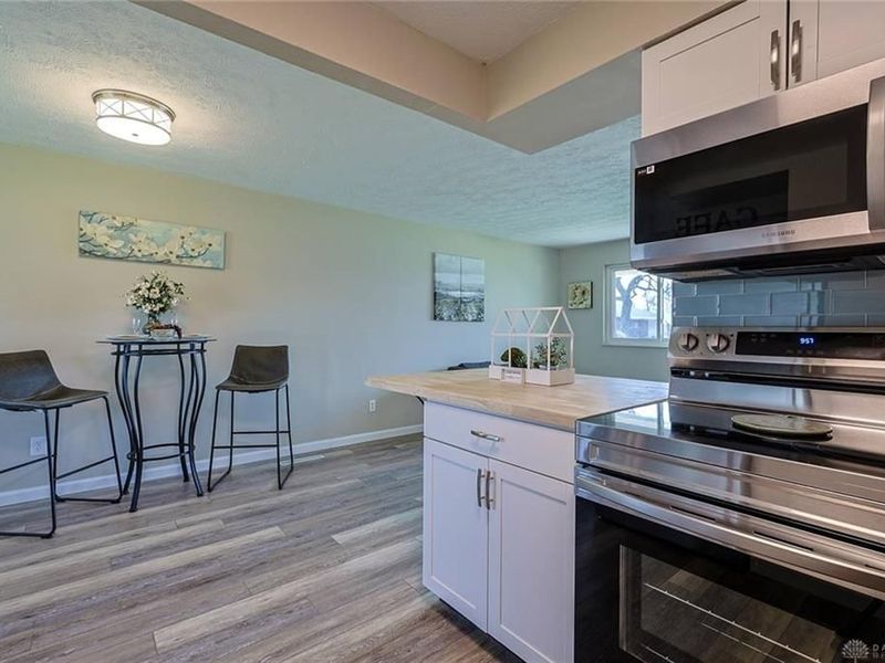 5595 Shady Oak Street, Huber Heights, OH 45424 Photo 15