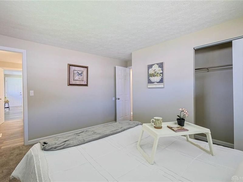 5595 Shady Oak Street, Huber Heights, OH 45424 Photo 19