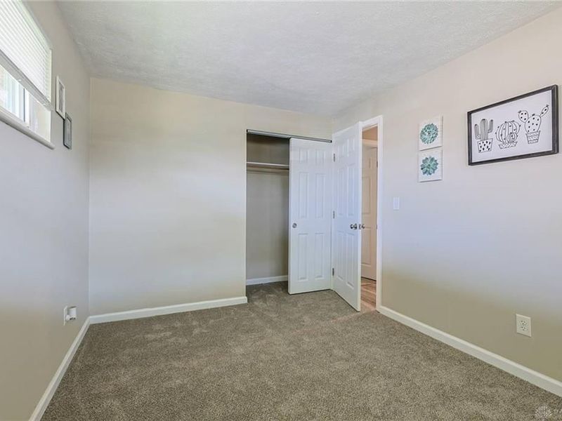 5595 Shady Oak Street, Huber Heights, OH 45424 Photo 23