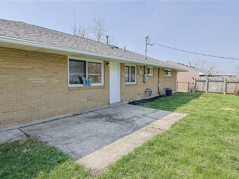 5595 Shady Oak Street, Huber Heights, OH 45424 Photo 28