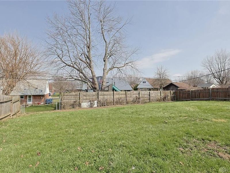 5595 Shady Oak Street, Huber Heights, OH 45424 Photo 30