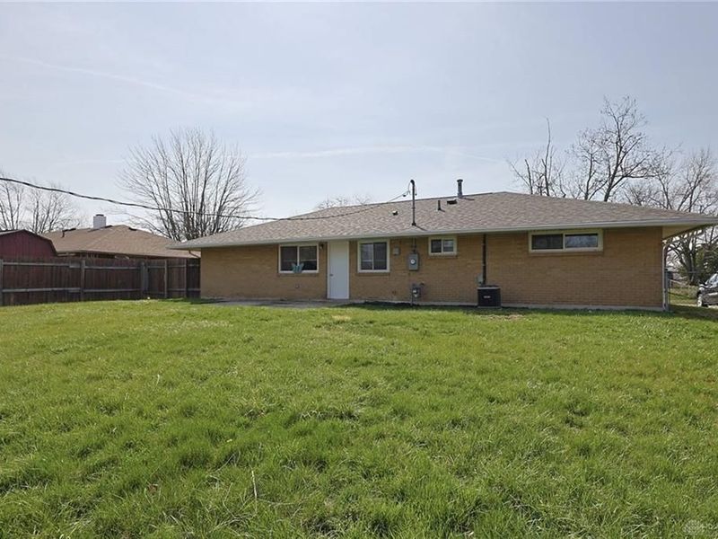 5595 Shady Oak Street, Huber Heights, OH 45424 Photo 37