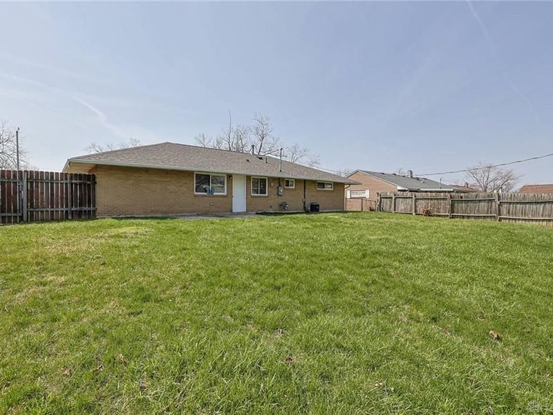 5595 Shady Oak Street, Huber Heights, OH 45424 Photo 38