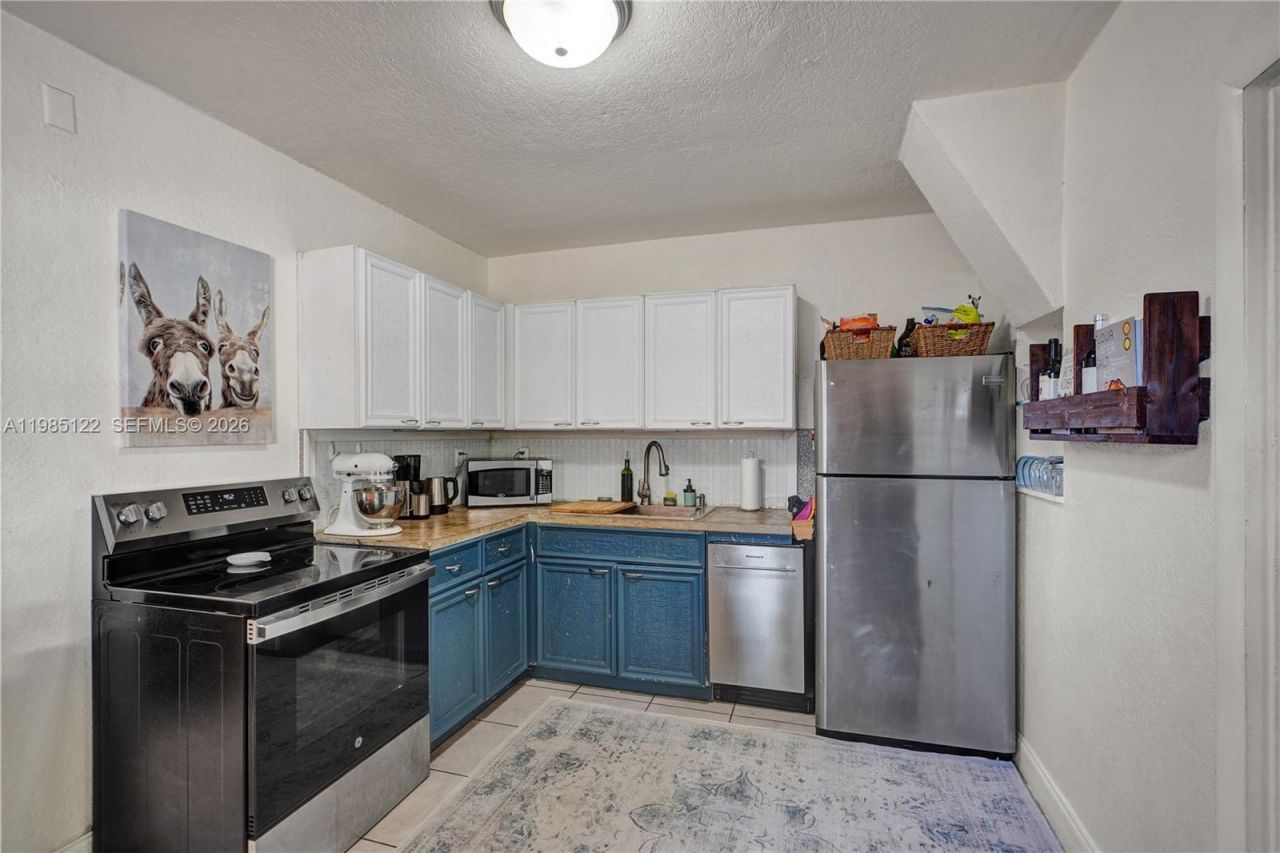 6420 SW 58th Pl, South Miami, FL 33143 Photo