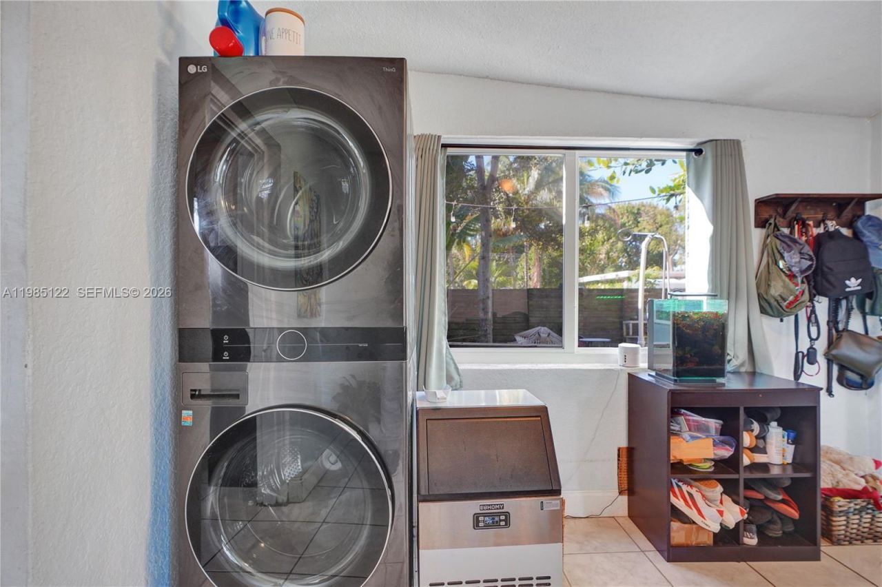 6420 SW 58th Pl, South Miami, FL 33143 Photo