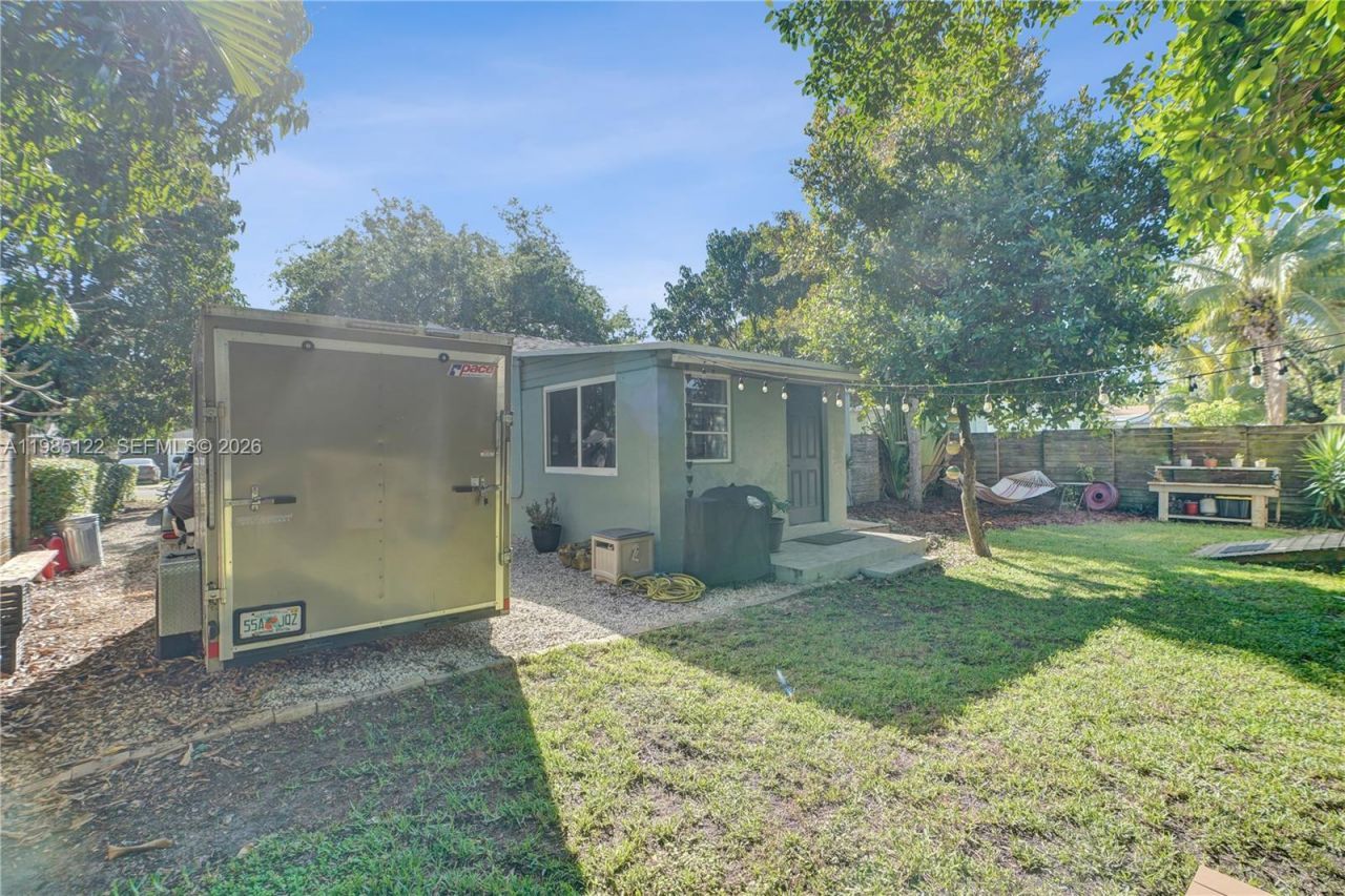 6420 SW 58th Pl, South Miami, FL 33143 Photo