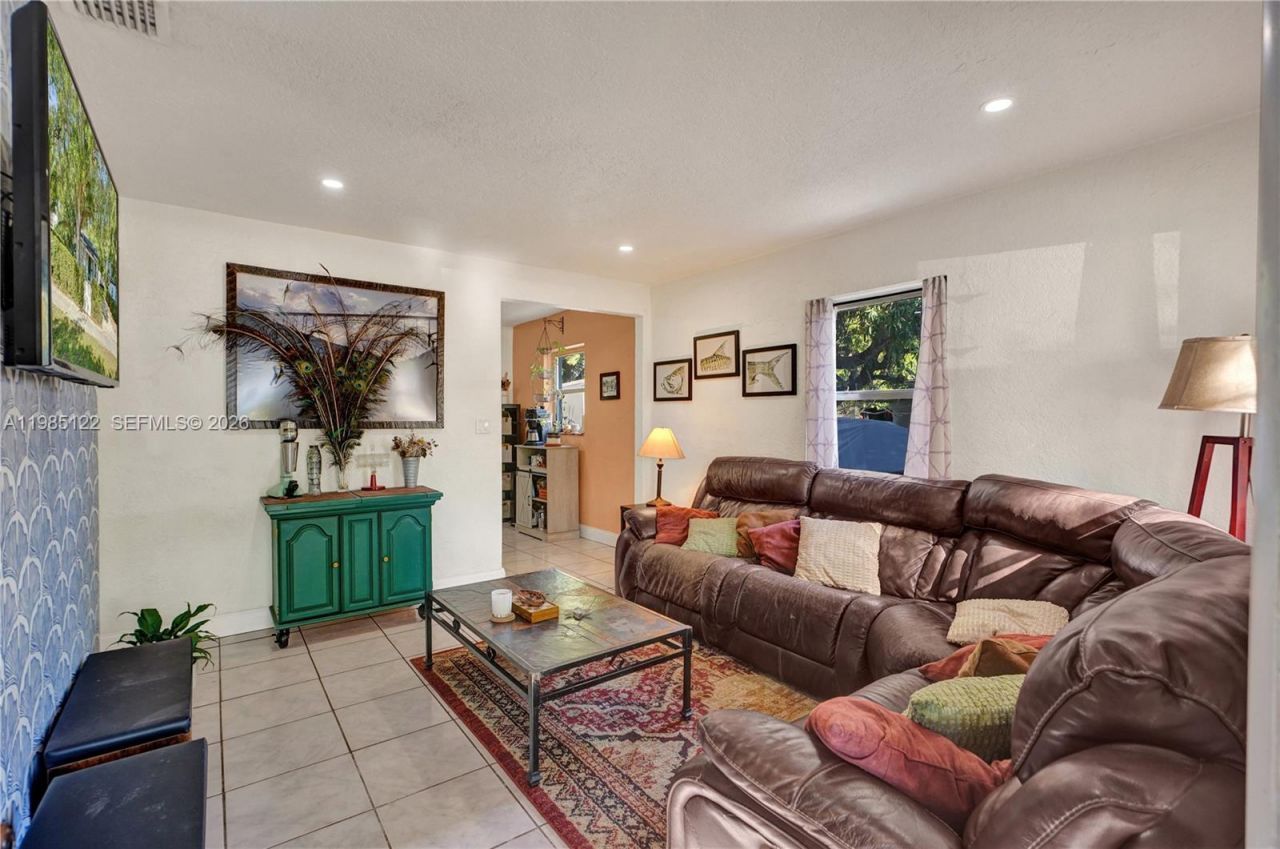 6420 SW 58th Pl, South Miami, FL 33143 Photo