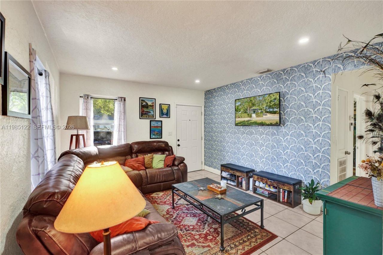 6420 SW 58th Pl, South Miami, FL 33143 Photo