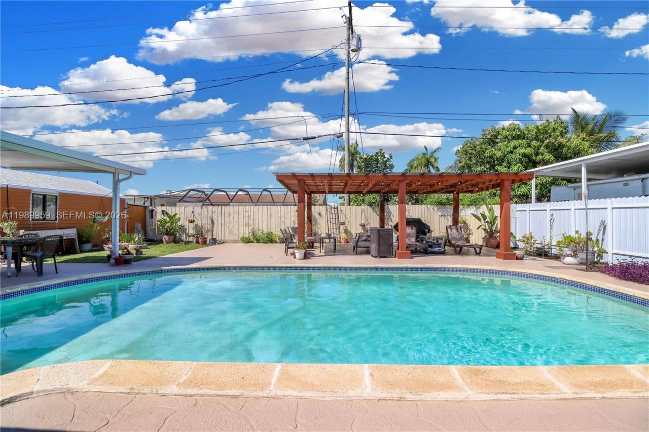 10941 SW 180th St , Miami, FL 33157 Photo