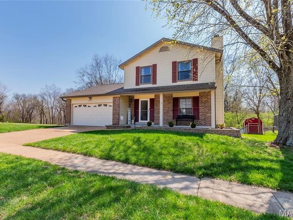 520 May Valley Drive, Fenton, MO 63026