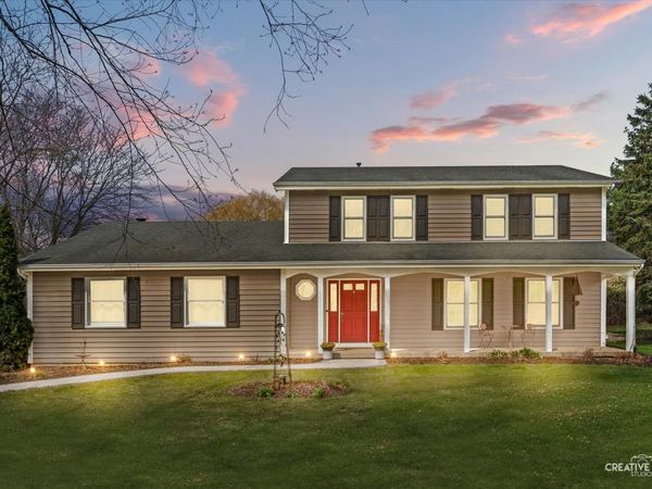 7N002 Glenview Drive, St. Charles, IL 60175