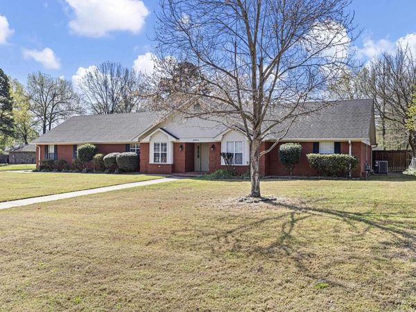 2303 W 5th Street, Russellville, AR 72801