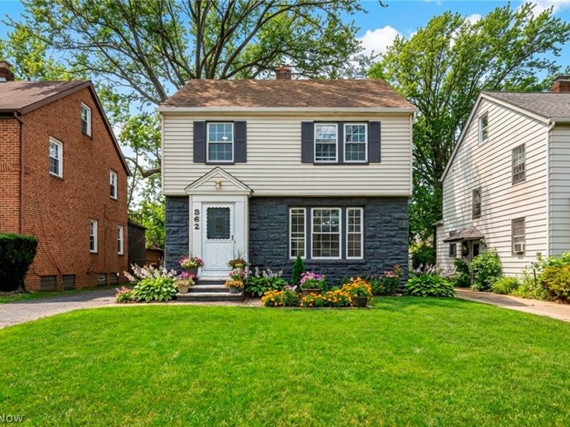 862 Keystone Drive, Cleveland Heights, OH 44121 Photo 2