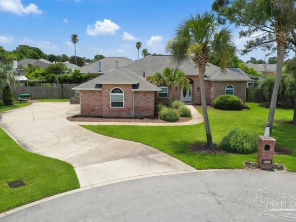 5144 Grumann Dr, Pensacola, FL 32507