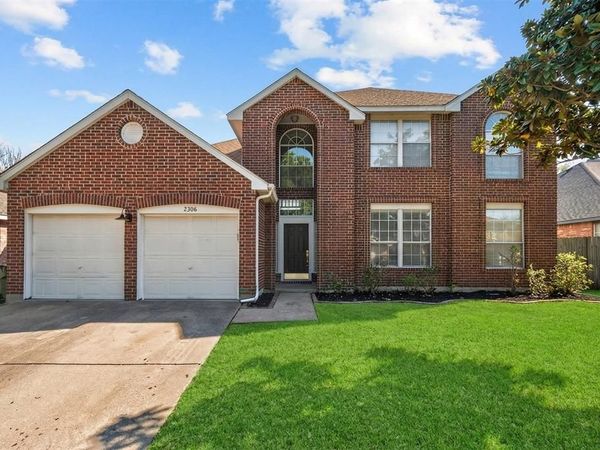 2306 Edinburgh Street, Arlington, TX 76018