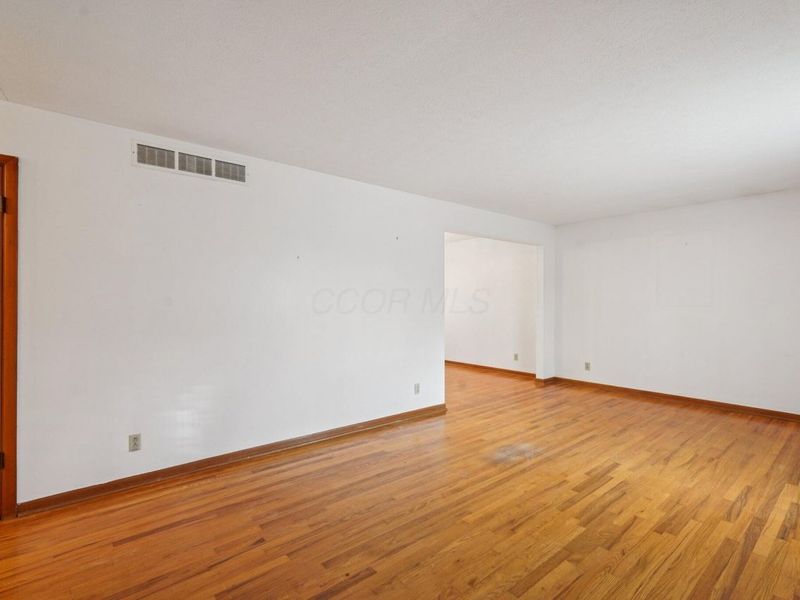 5575 Karl Road, Columbus, OH 43229 Photo 10