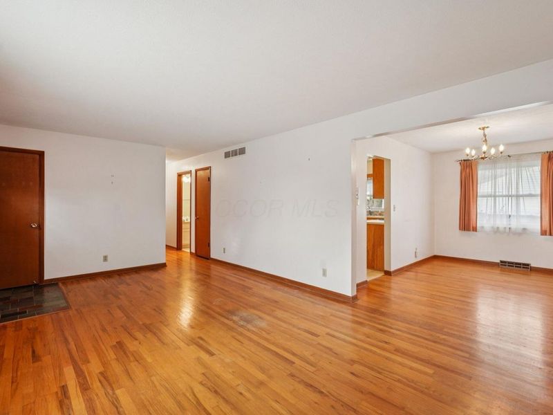 5575 Karl Road, Columbus, OH 43229 Photo 13