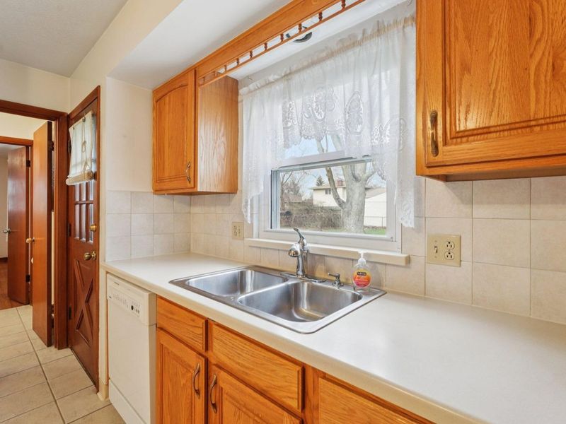 5575 Karl Road, Columbus, OH 43229 Photo 8