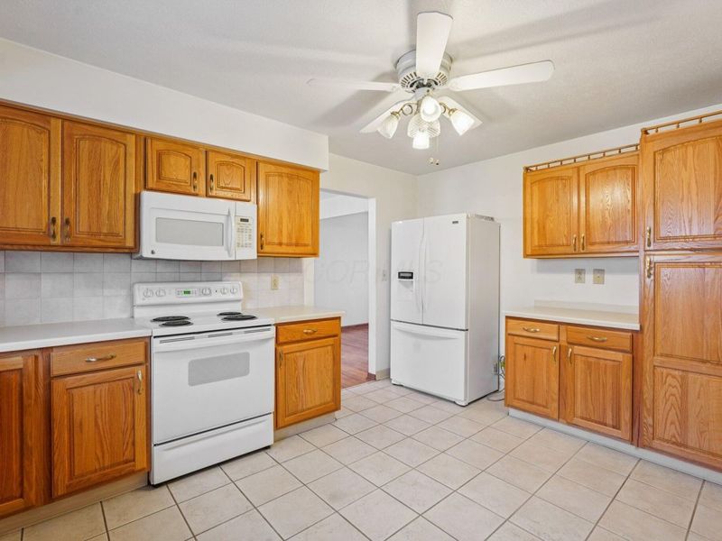 5575 Karl Road, Columbus, OH 43229 Photo 9