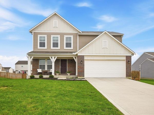 26 Burroughs Drive, Ashville, OH 43103