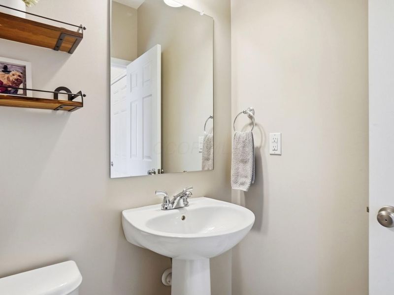 26 Burroughs Drive, Ashville, OH 43103 Photo 15