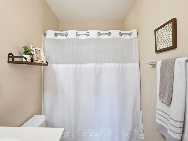 26 Burroughs Drive, Ashville, OH 43103 Photo 32