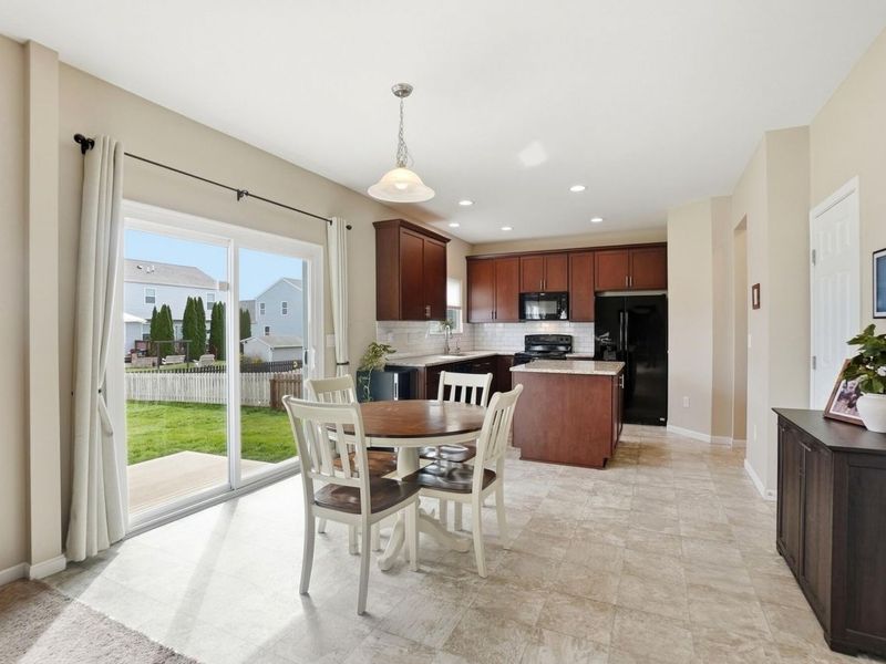 26 Burroughs Drive, Ashville, OH 43103 Photo 7