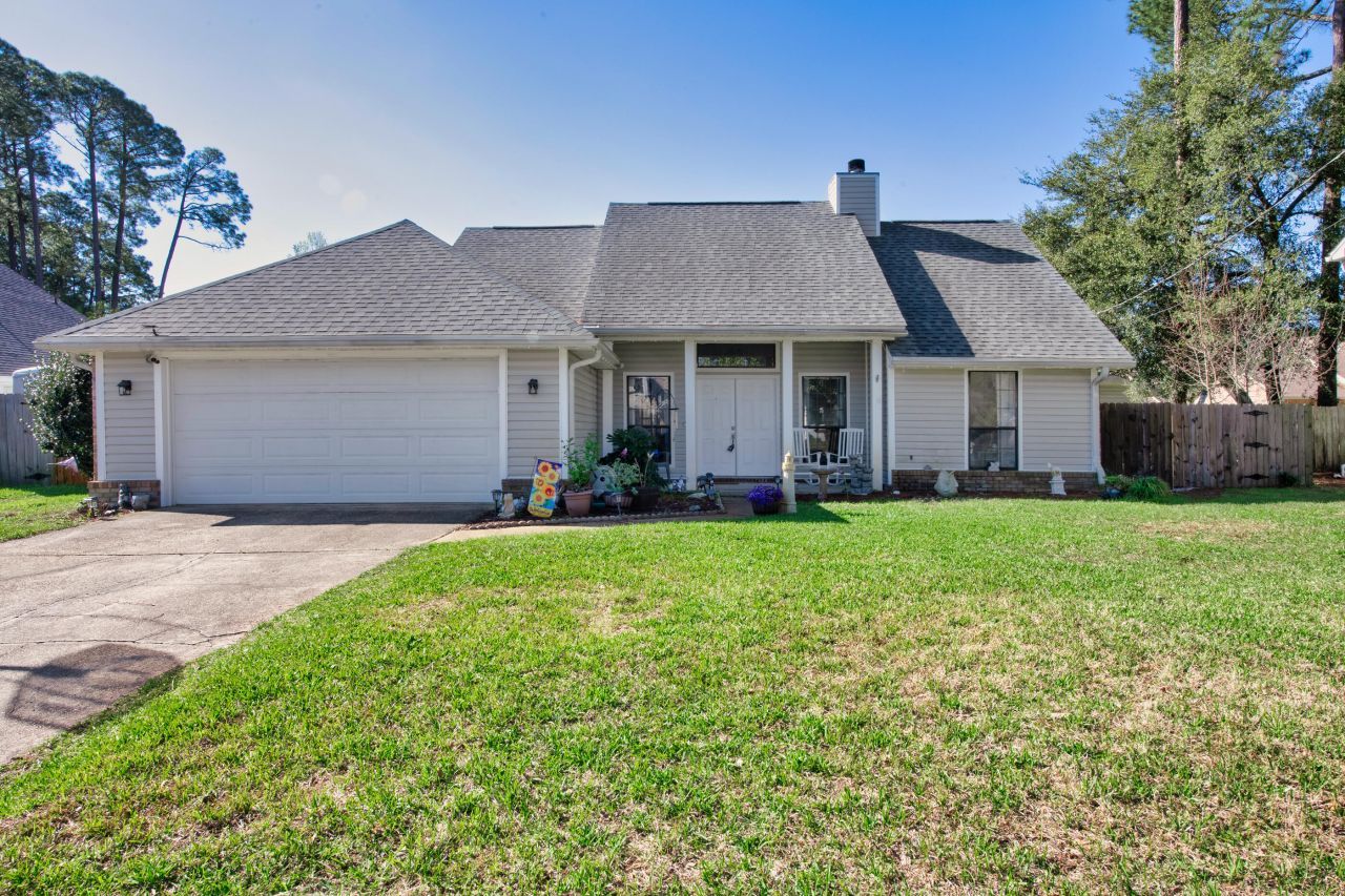 424 Northampton Circle, Fort Walton Beach, FL 32547 Main Photo