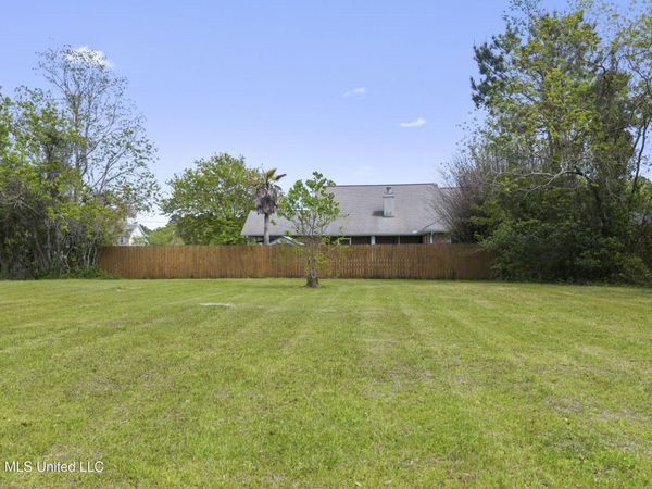 606 Sears Avenue, Waveland, MS 39576