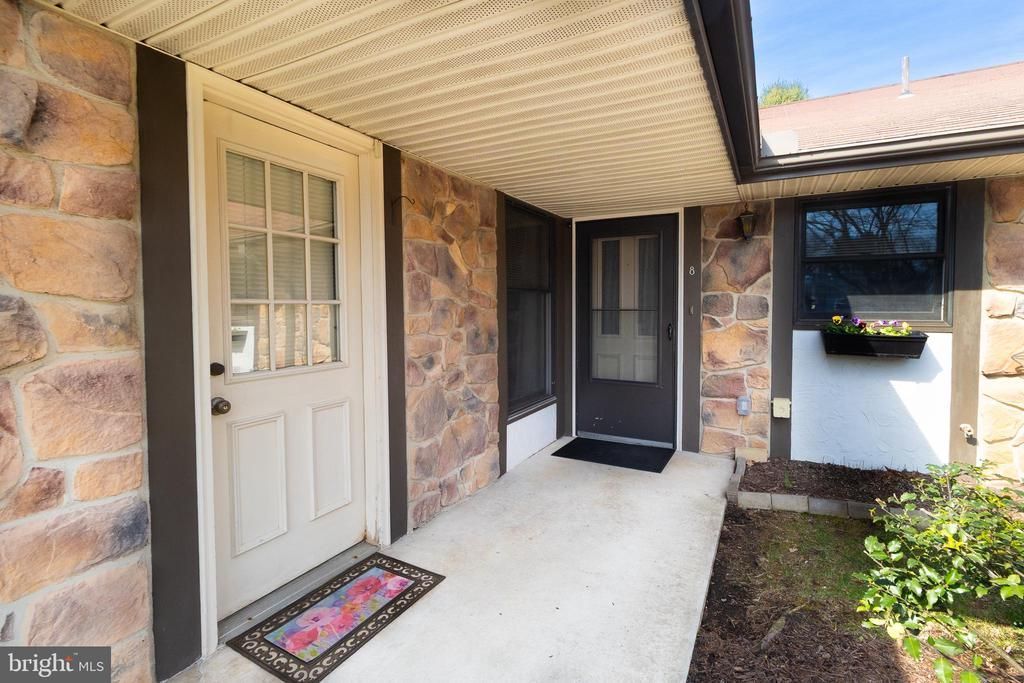 8 Abbey Court, Carlisle, PA 17015 Main Photo