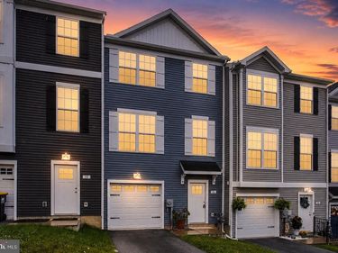 76 COOP LANE, HANOVER, PA 17331