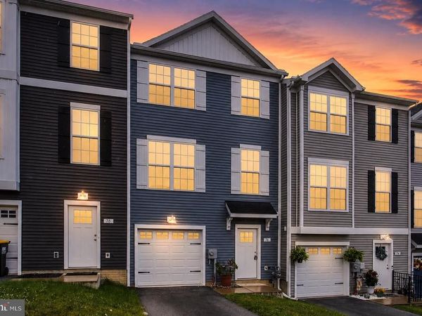 76 COOP LANE, HANOVER, PA 17331