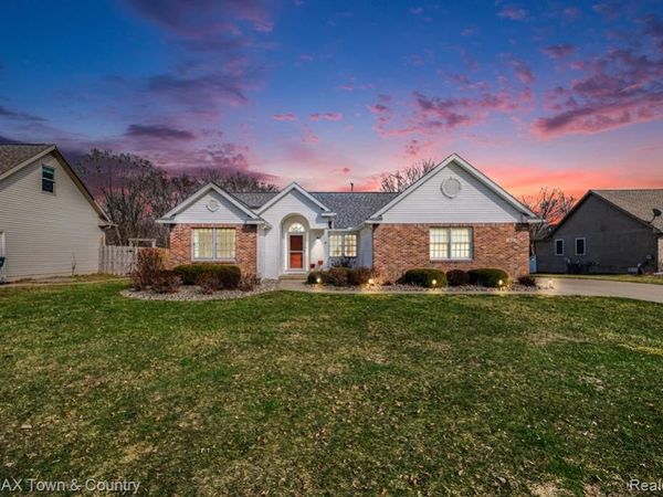 223 Primrose Lane, Flushing, MI 48433