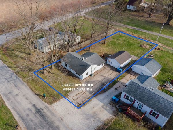 17122 10TH Avenue, Carbon Cliff, IL 61239