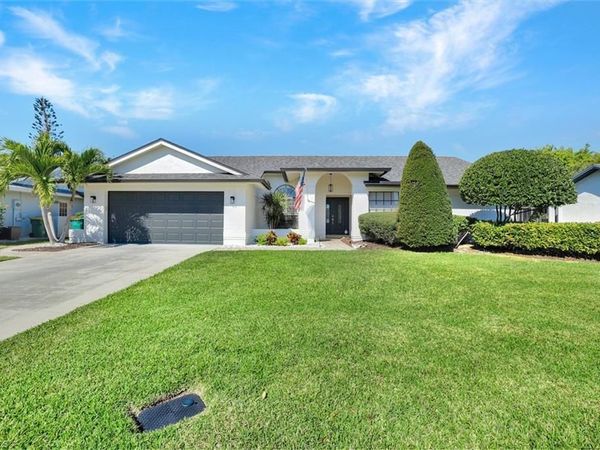 10631 Regent CIR, NAPLES, FL 34109