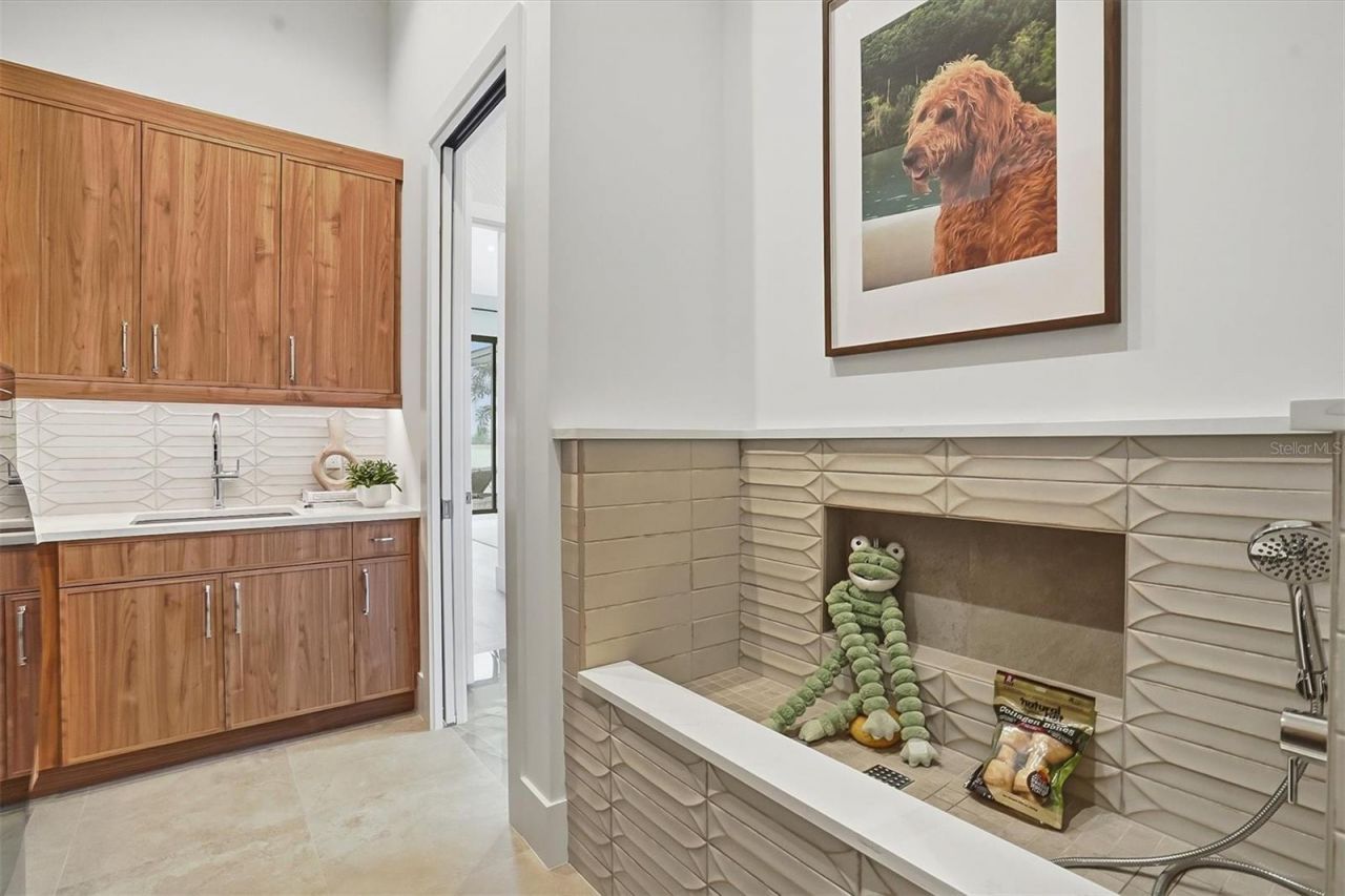 262 Crystal Waters Drive, Sarasota, FL 34240 Photo