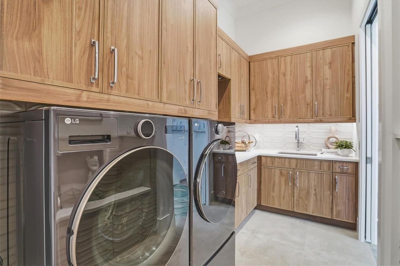 262 Crystal Waters Drive, Sarasota, FL 34240 Photo