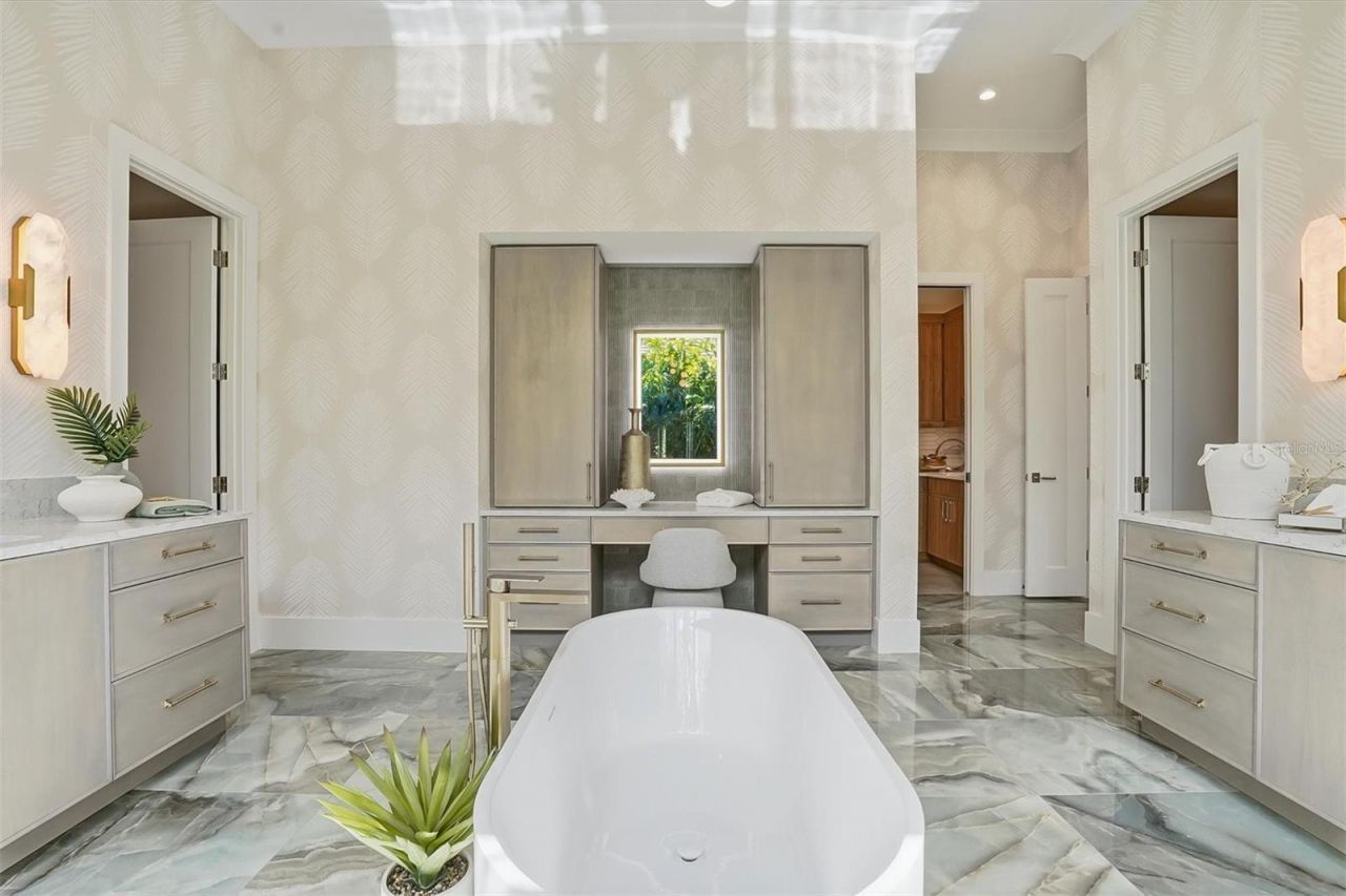 262 Crystal Waters Drive, Sarasota, FL 34240 Photo