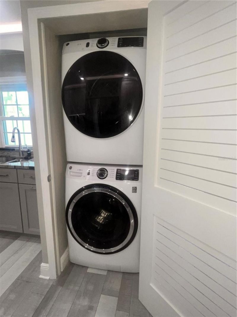 5075 Starfish Drive Se, Unit B, Saint Petersburg, FL 33705 Photo