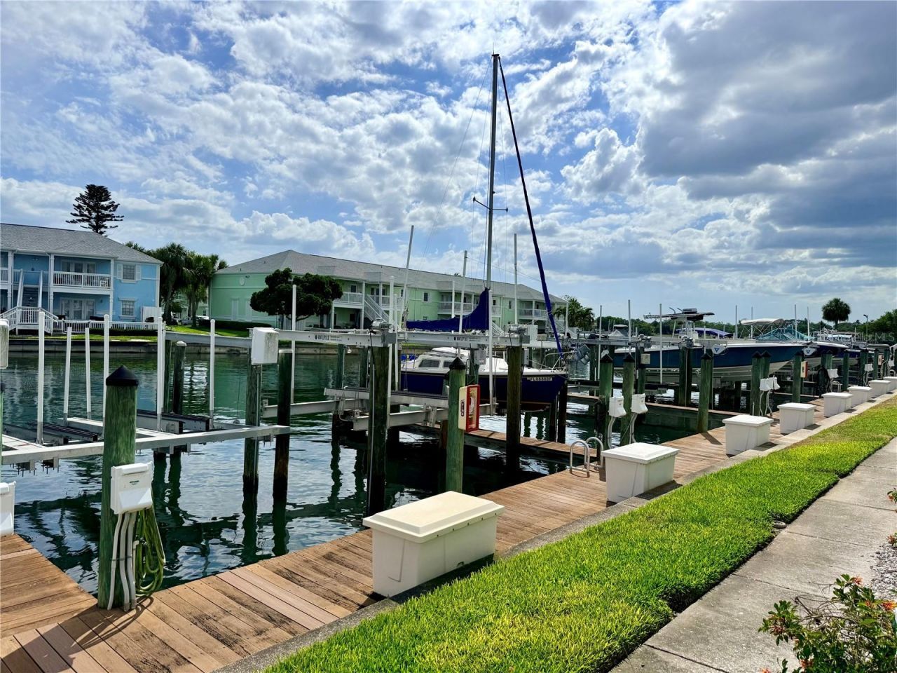 5075 Starfish Drive Se, Unit B, Saint Petersburg, FL 33705 Photo