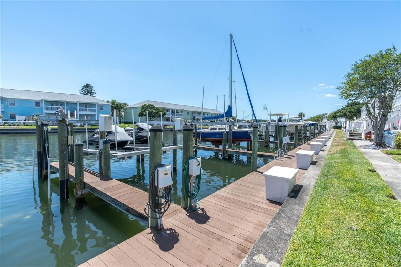5075 Starfish Drive Se, Unit B, Saint Petersburg, FL 33705 Photo
